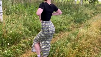 Supruga siše kurac na ulici i ima seks sa završetkom na guzici. CleoModel ruska pornografija